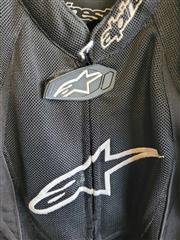 ALPINESTARS MOTORCYCLE JACKET SIZE MEDIUM